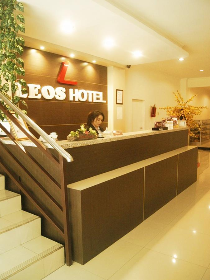 Leos Hotel Tomohon Exterior foto
